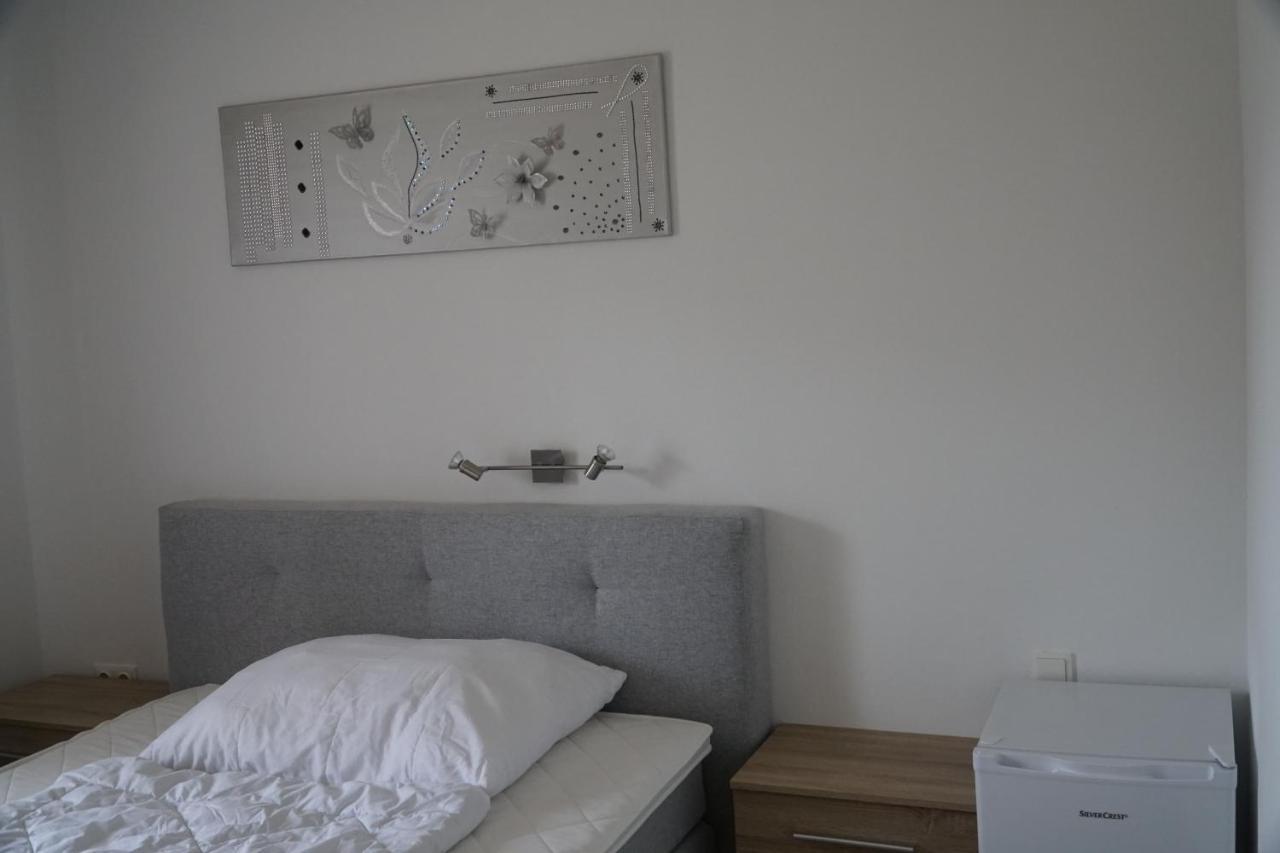 פאק אם סי Pension-Ferienwohnung Rotar מראה חיצוני תמונה