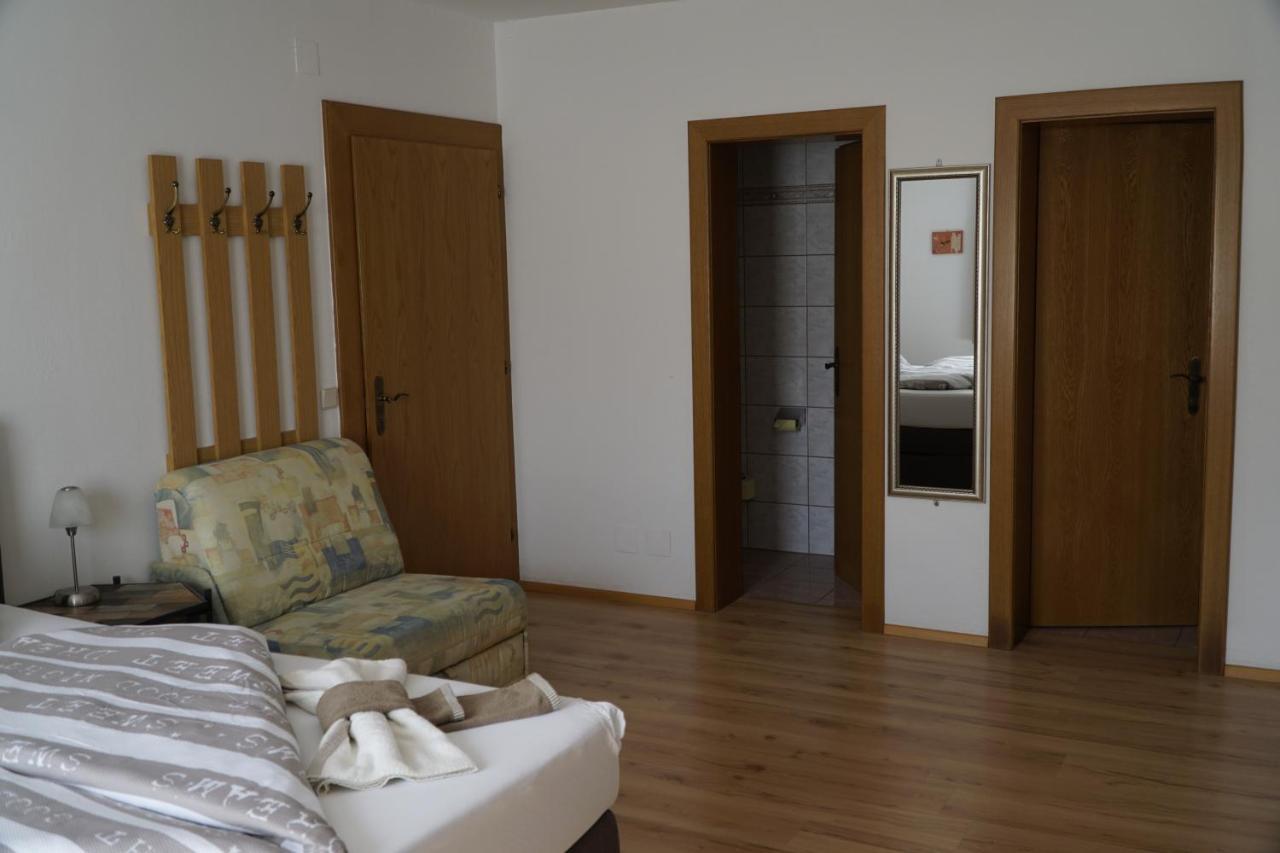 פאק אם סי Pension-Ferienwohnung Rotar מראה חיצוני תמונה