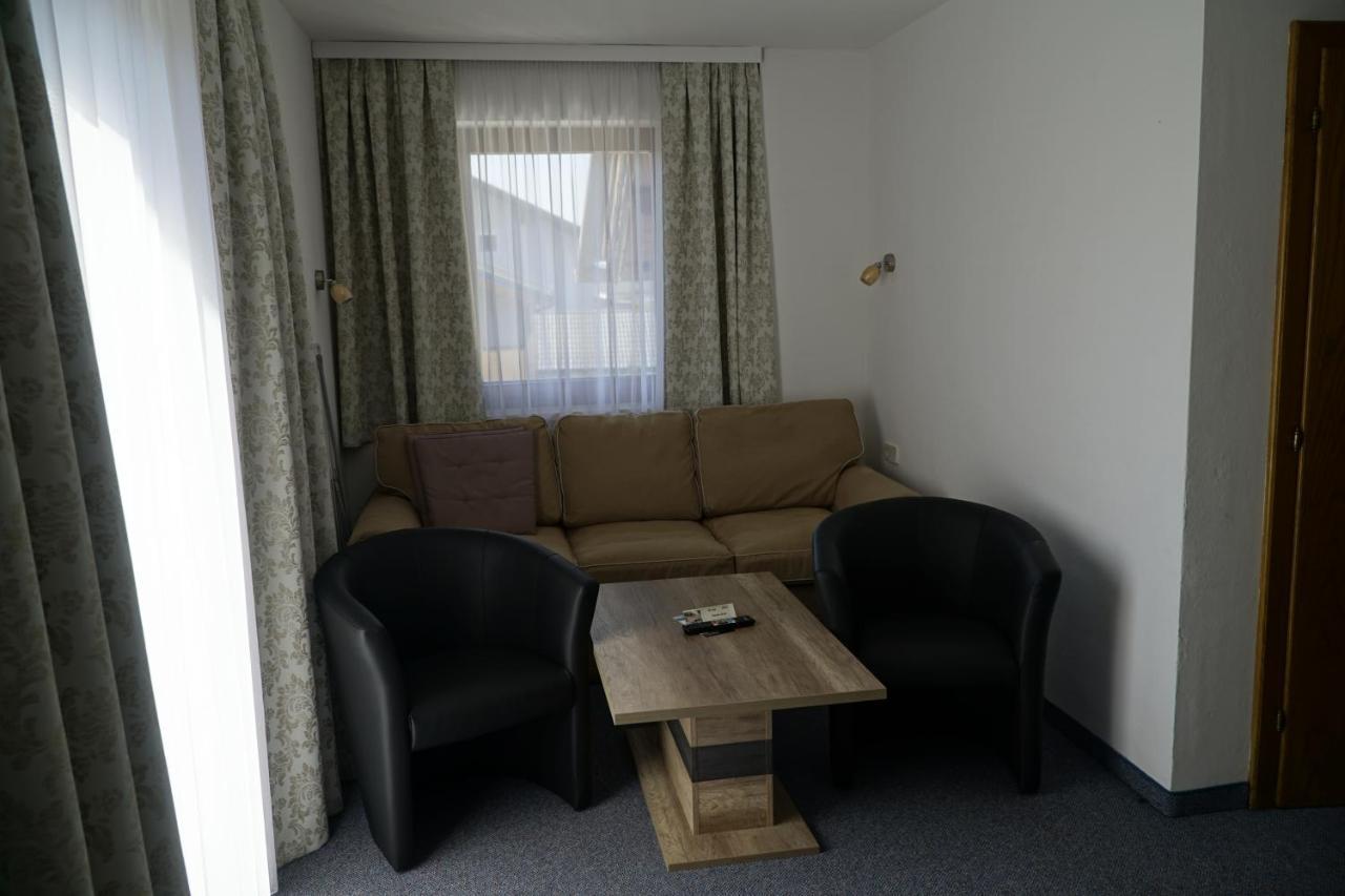 פאק אם סי Pension-Ferienwohnung Rotar מראה חיצוני תמונה