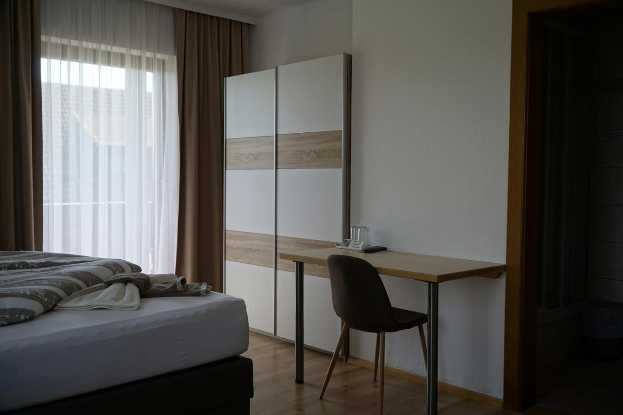 פאק אם סי Pension-Ferienwohnung Rotar מראה חיצוני תמונה