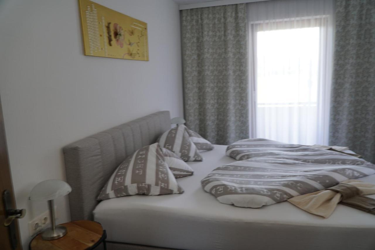 פאק אם סי Pension-Ferienwohnung Rotar מראה חיצוני תמונה